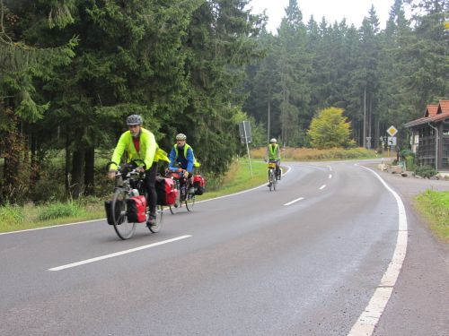 Straße durch den Thüringer Wald