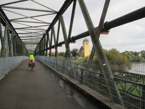 Ehemalige Eisenbahnbrücke bei Hanau